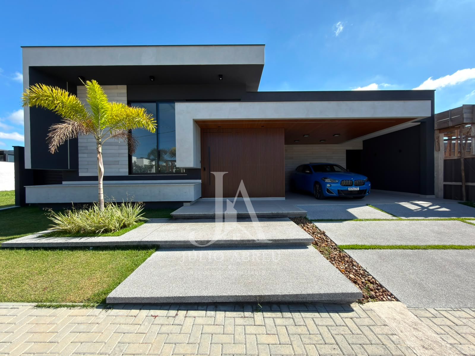 Casa térrea de alto padrão com 4 suites