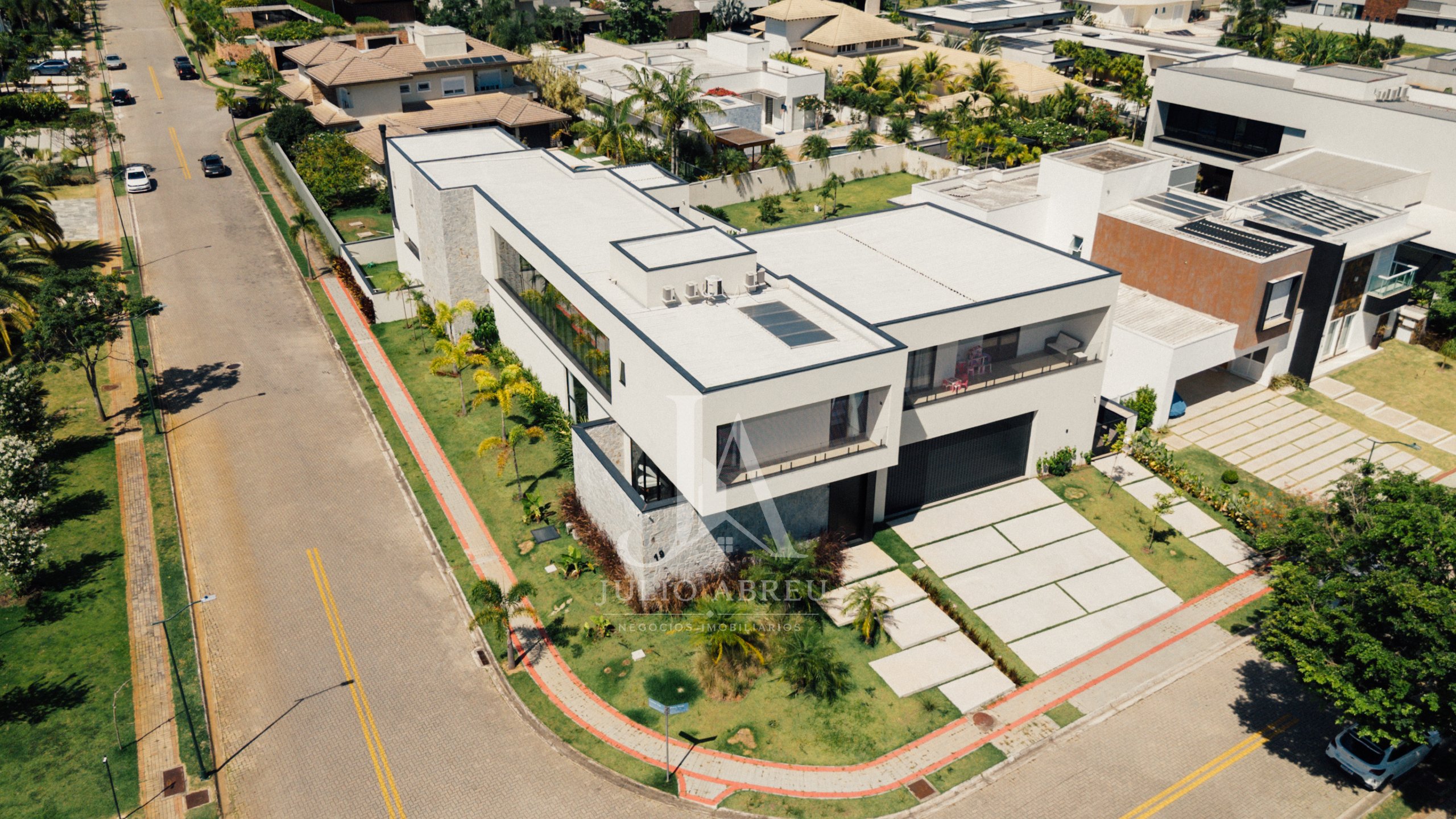 Casa de Altíssimo Padrão à Venda na Chácara Serimbura em São José dos Campos | 6 Suítes, 1.200 m² e 800 m² de Construção