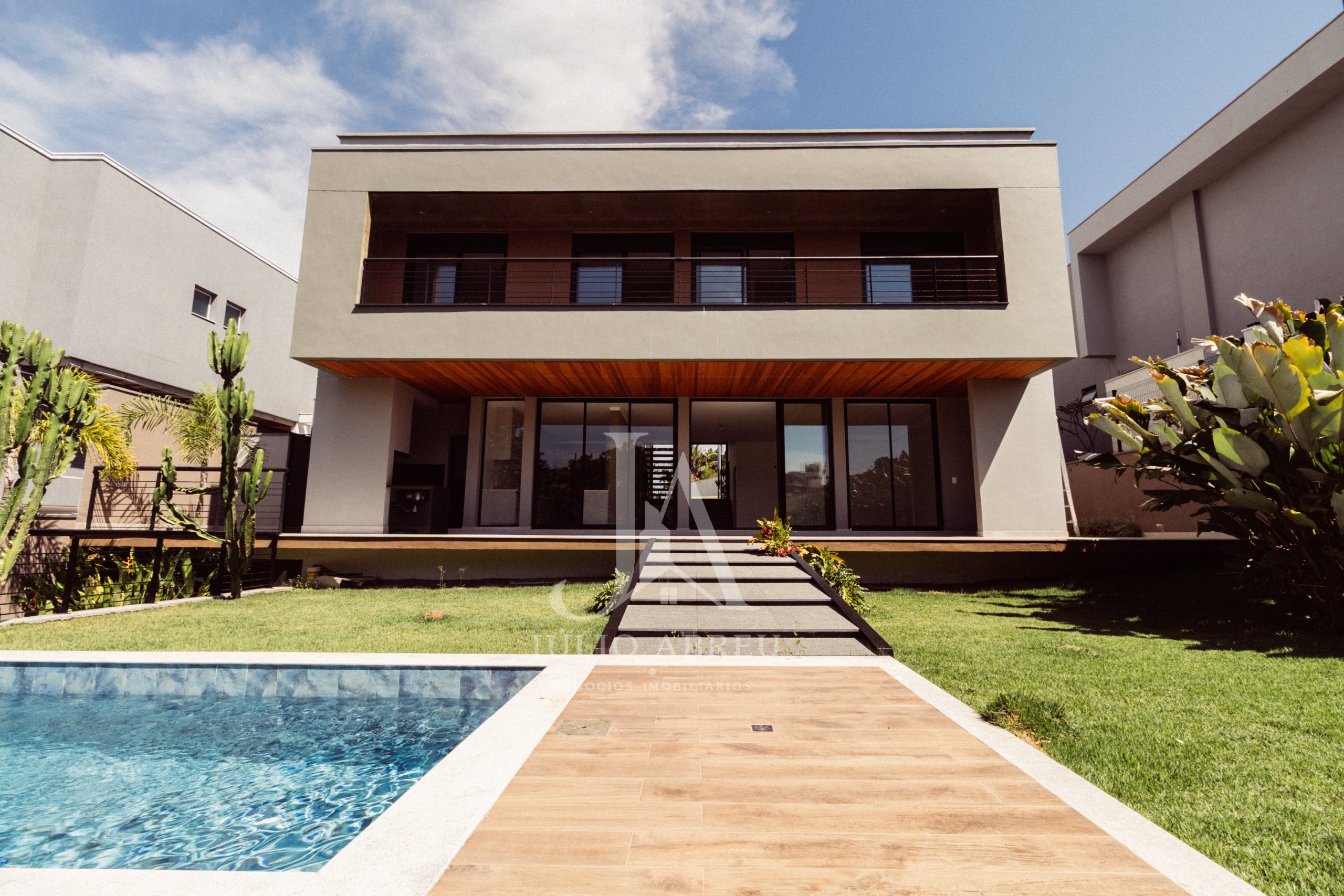 Casa de Alto Padrão no Reserva do Paratehy | 800 m² de Terreno | Vista para Área de Preservação | São José dos Campos